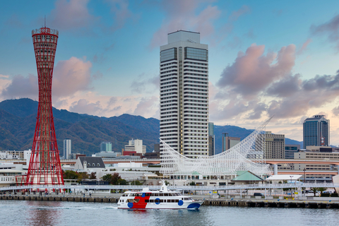 Vue panoramique sur la ville de Kobe, avec la tour du port et le paysage urbain de la préfecture de Hyogo, au Japon.